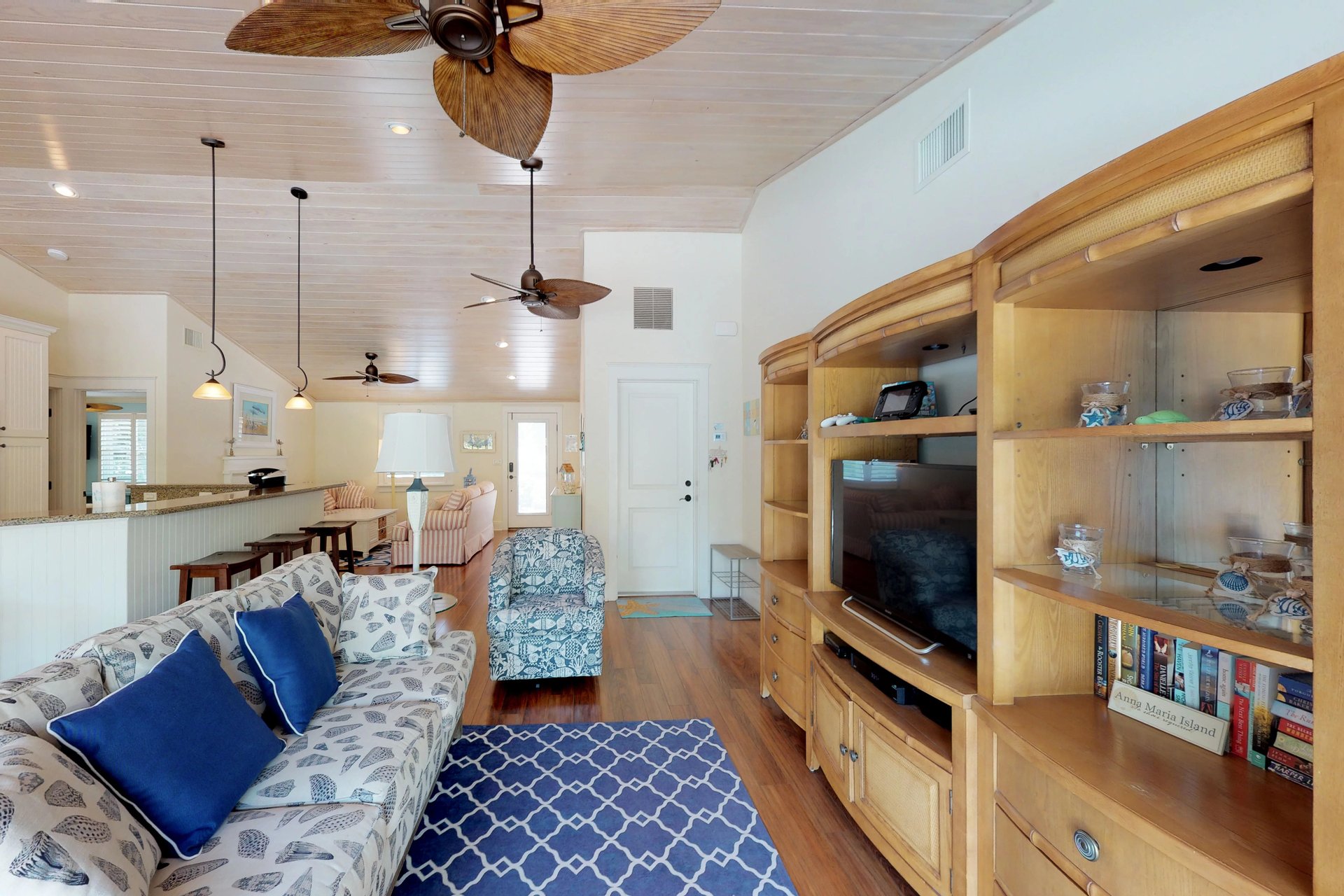 Paradise Pointe 8