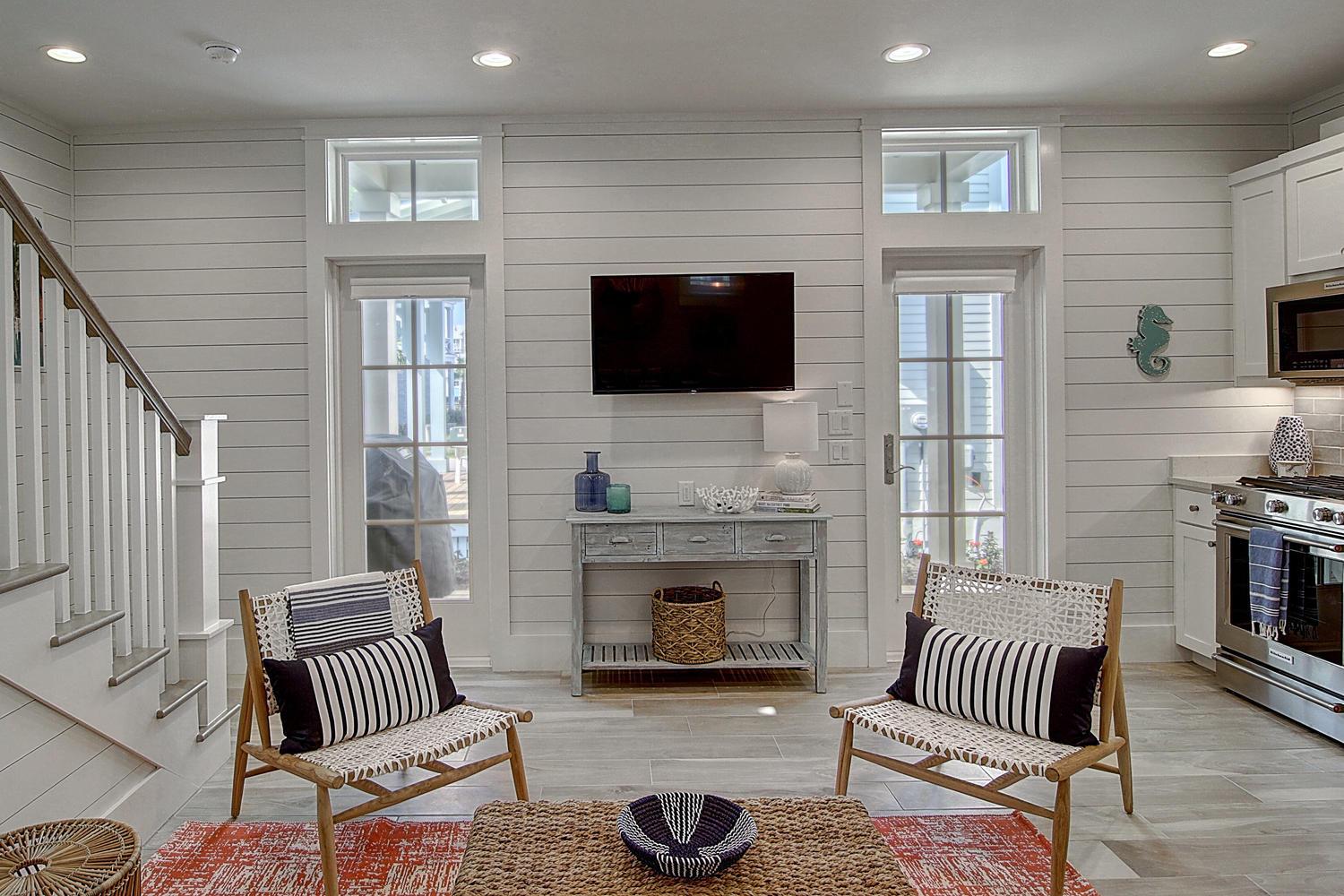 Living Area, 1st Floor