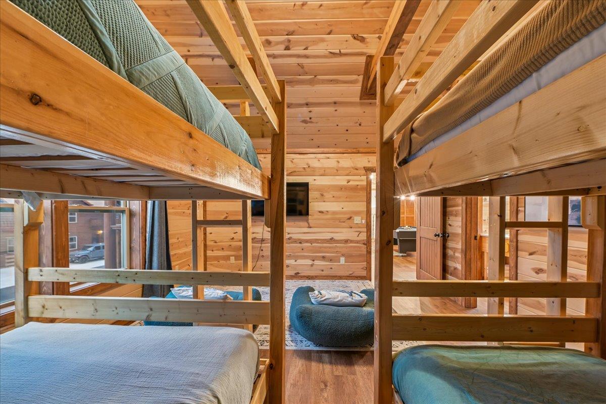 092Bedroom