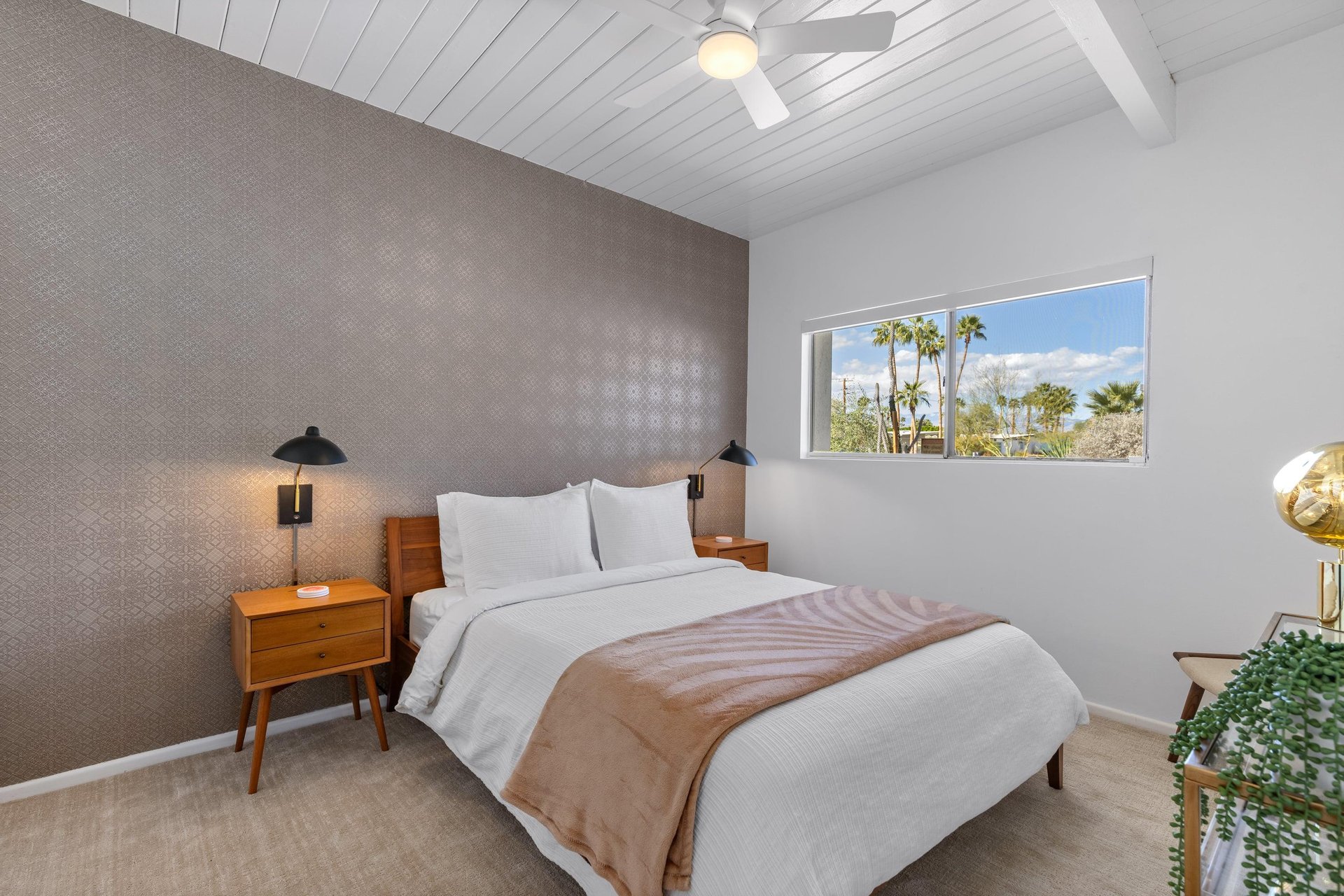 Guest bedroom