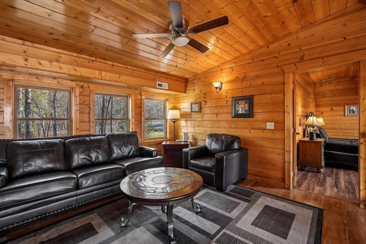 16Family Room