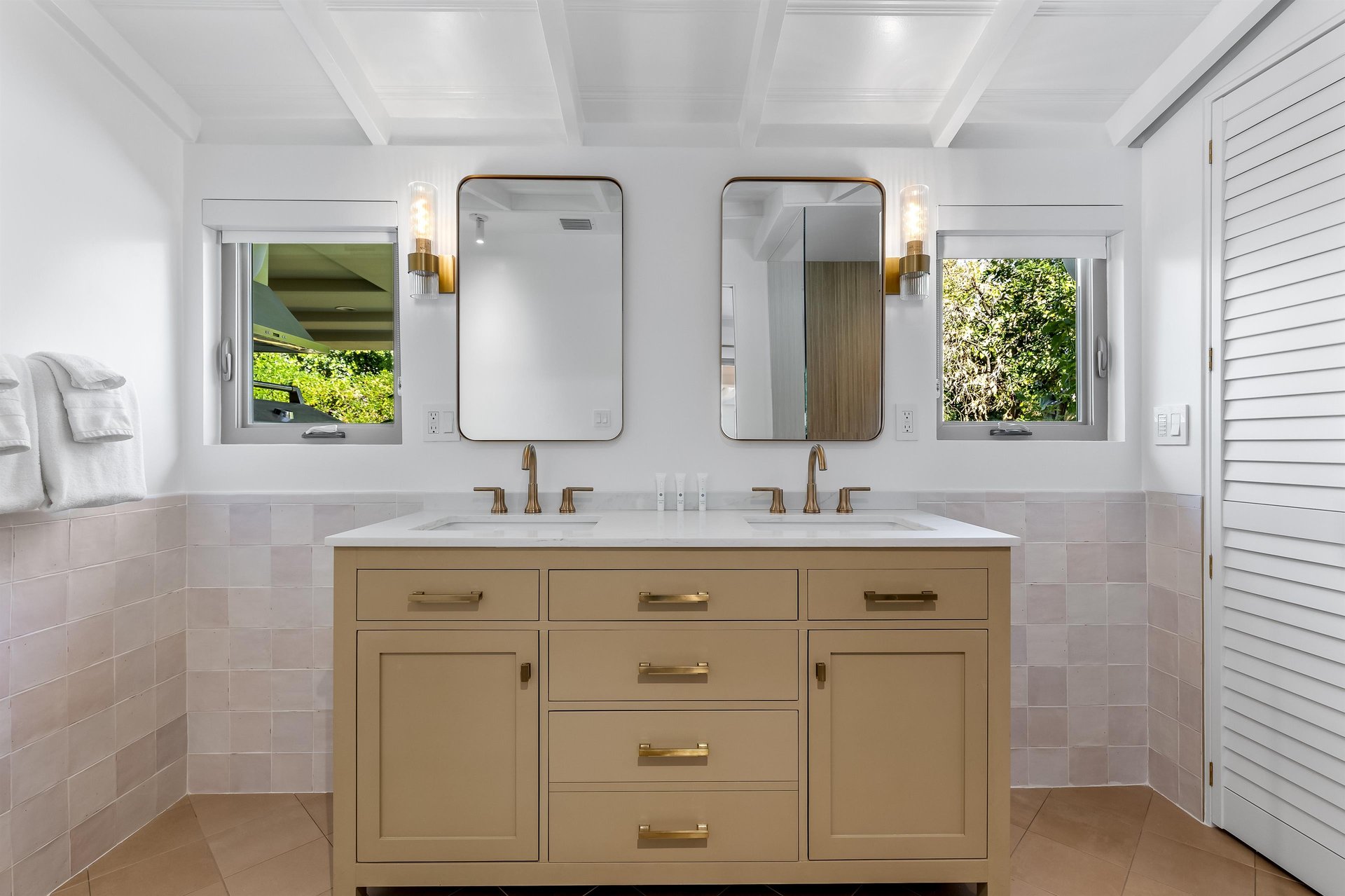 Dual sink vanity