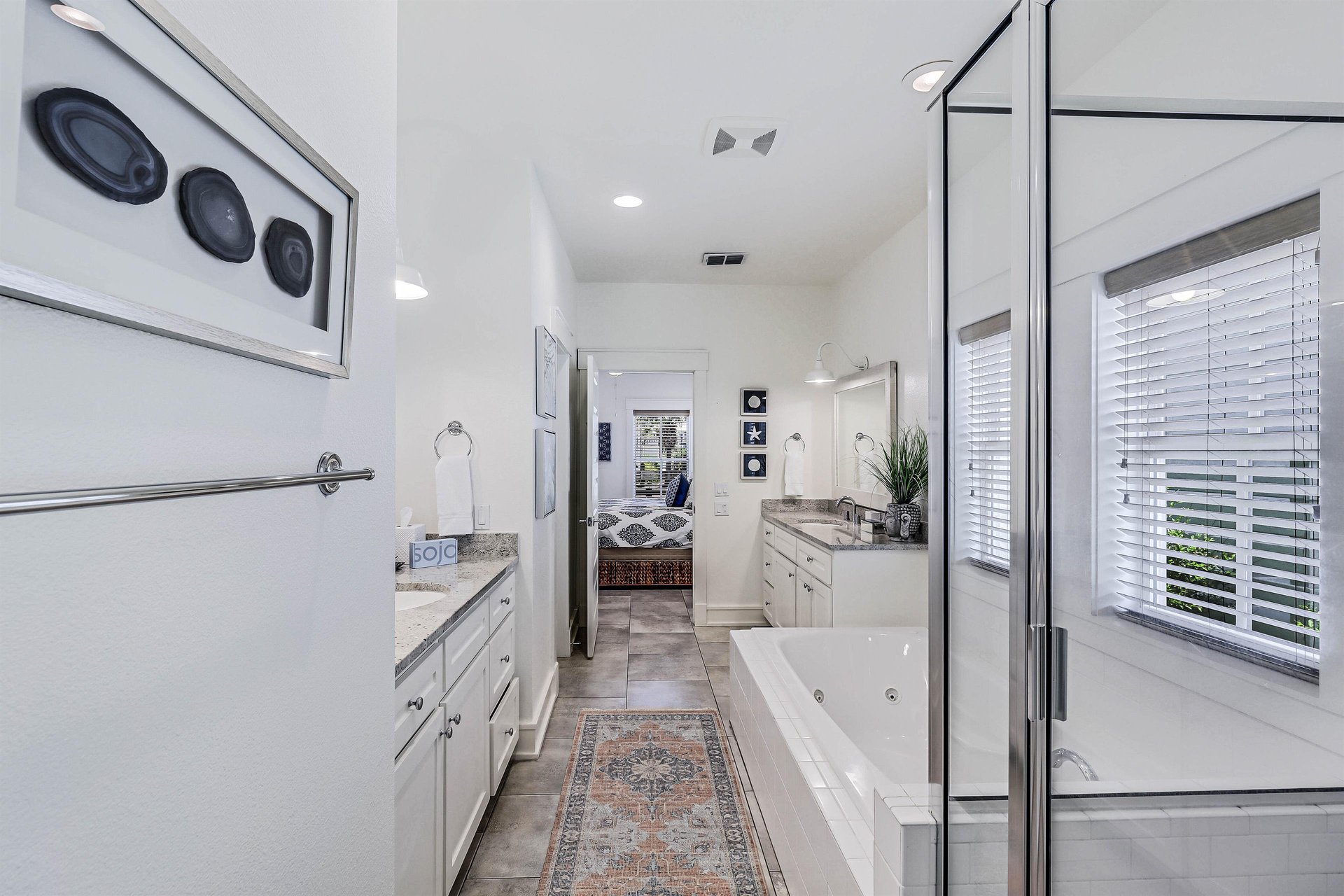 Primary King Ensuite, 1st Floor