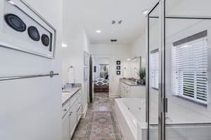 Primary King Ensuite, 1st Floor