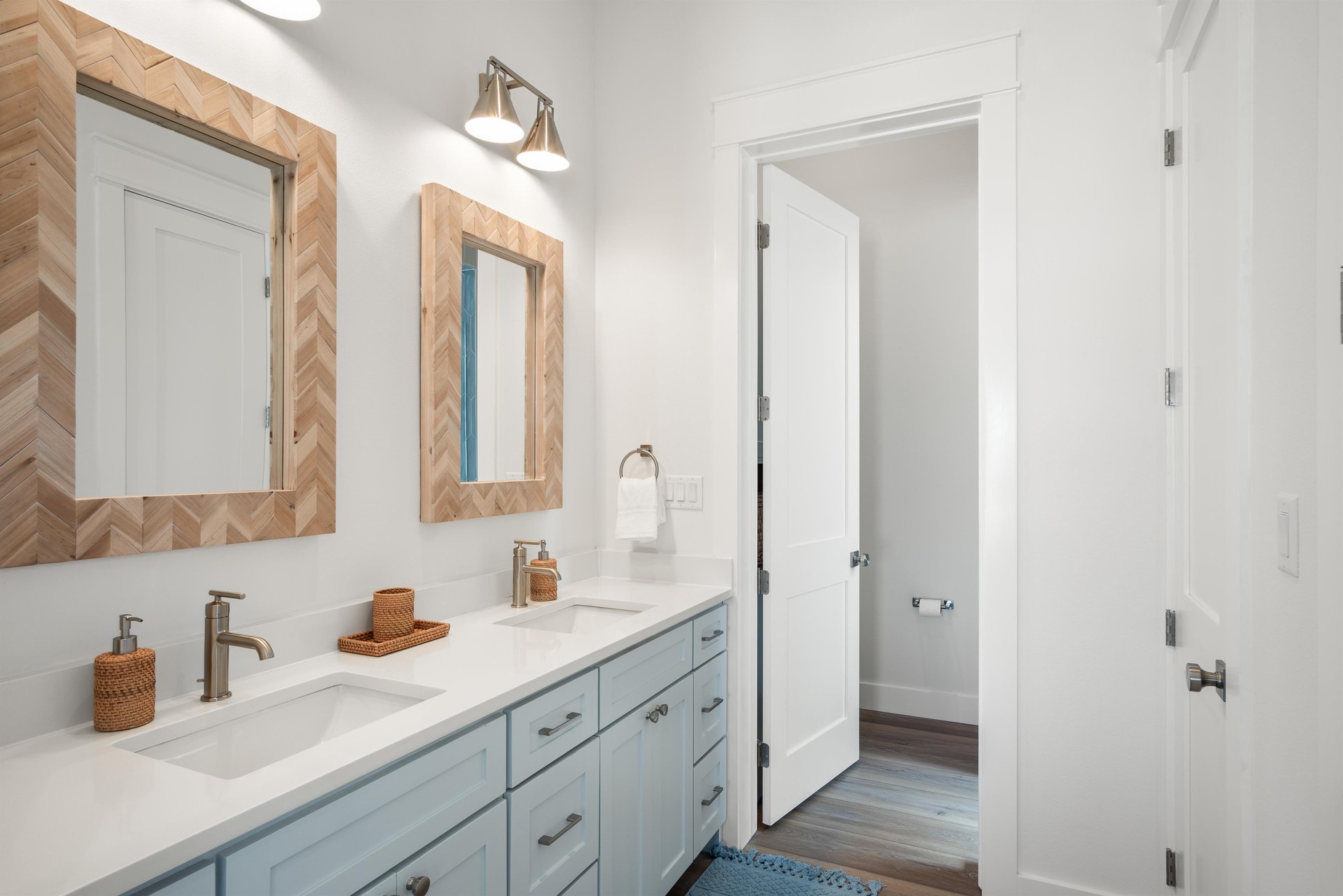 West King Ensuite, 2nd Floor