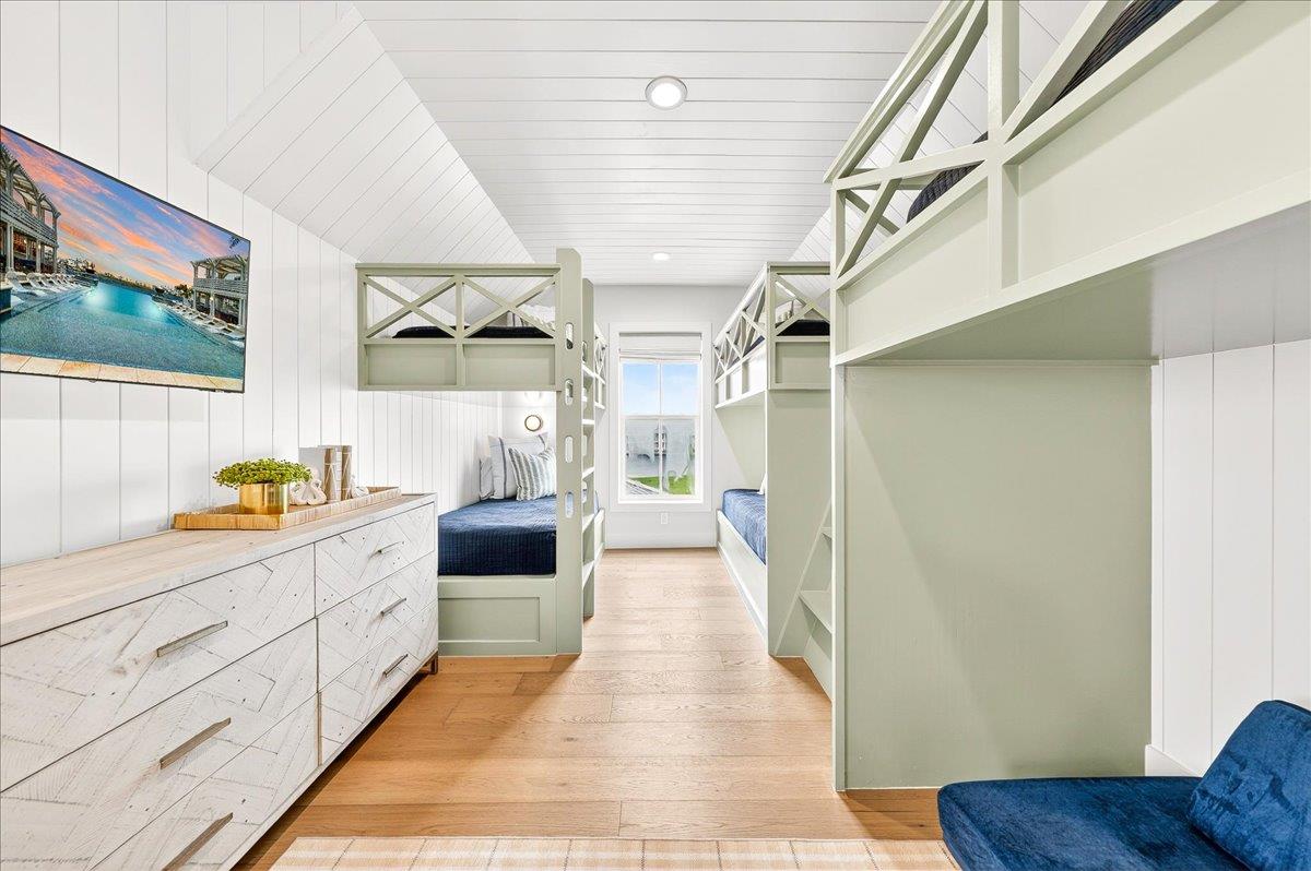 3rd Floor, Bunk Bedroom
