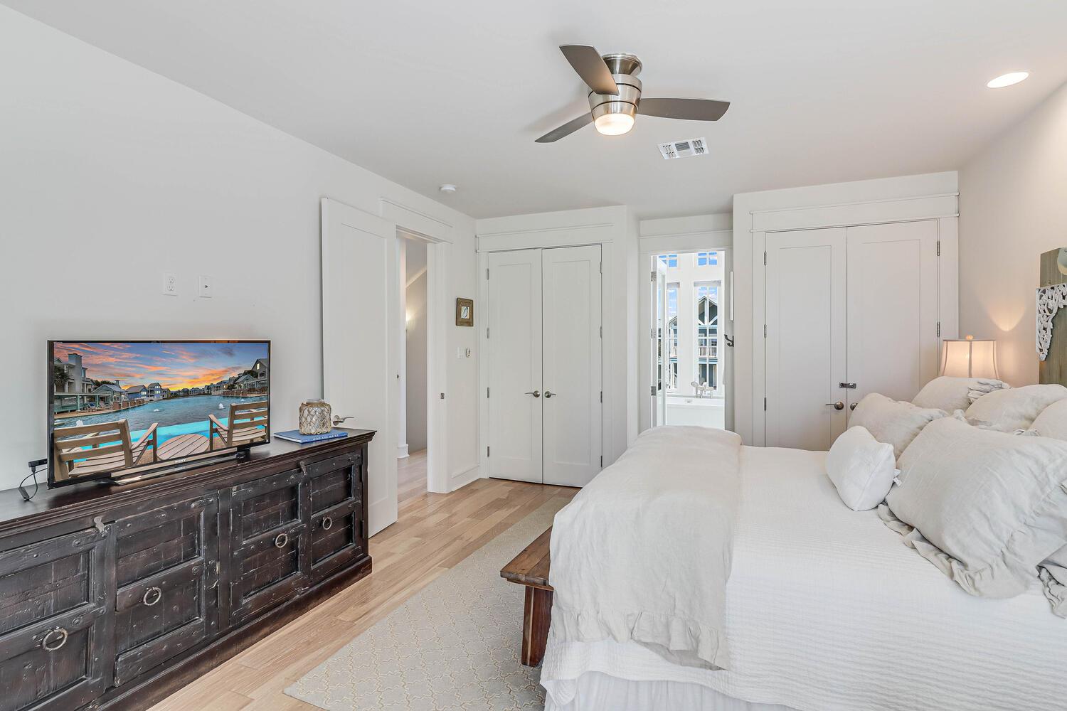 Primary King Suite with Twin Bed, 2nd Floor