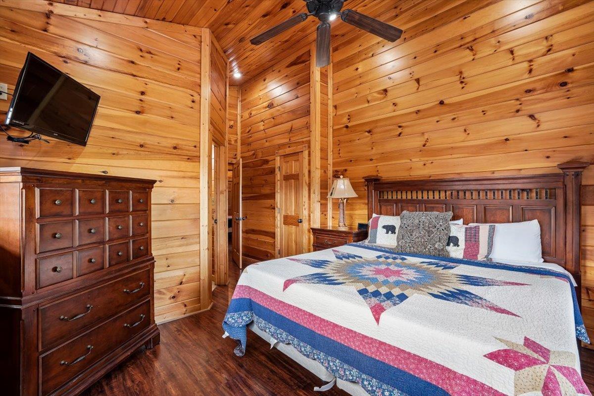 54Primary Bedroom