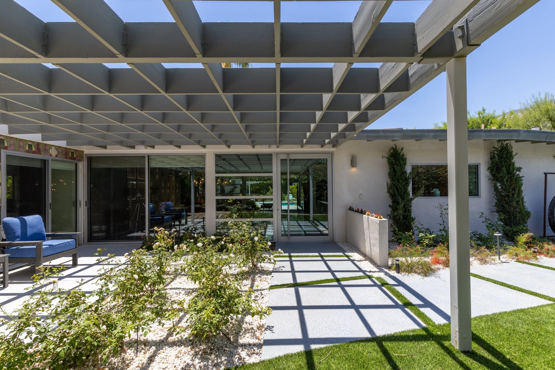 Front entryway with seating area.