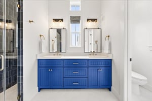 Bunk Bathroom, 1st Floor