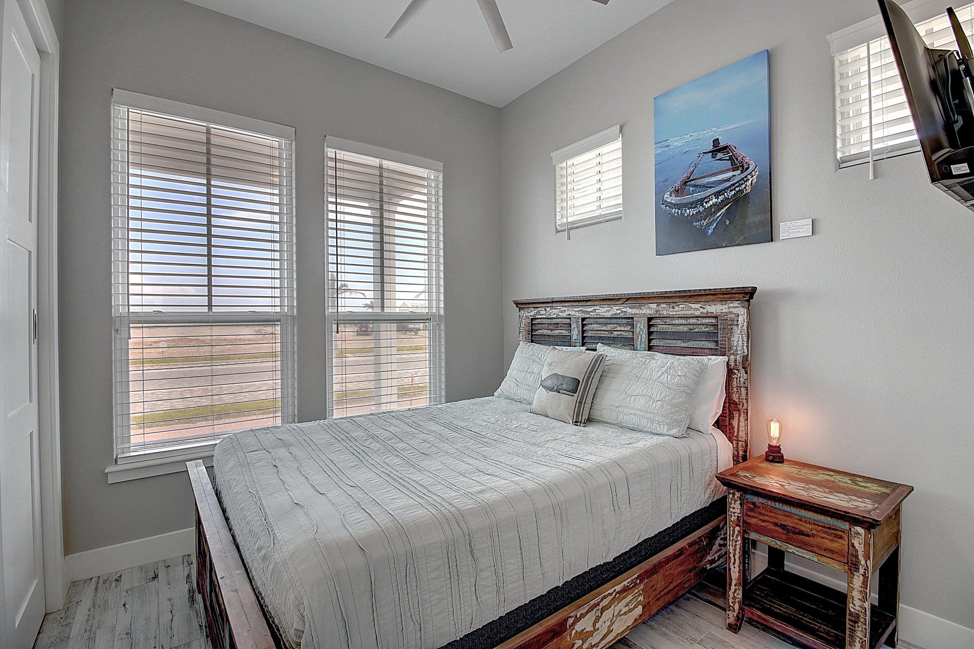 Queen Bedroom, 1st Floor