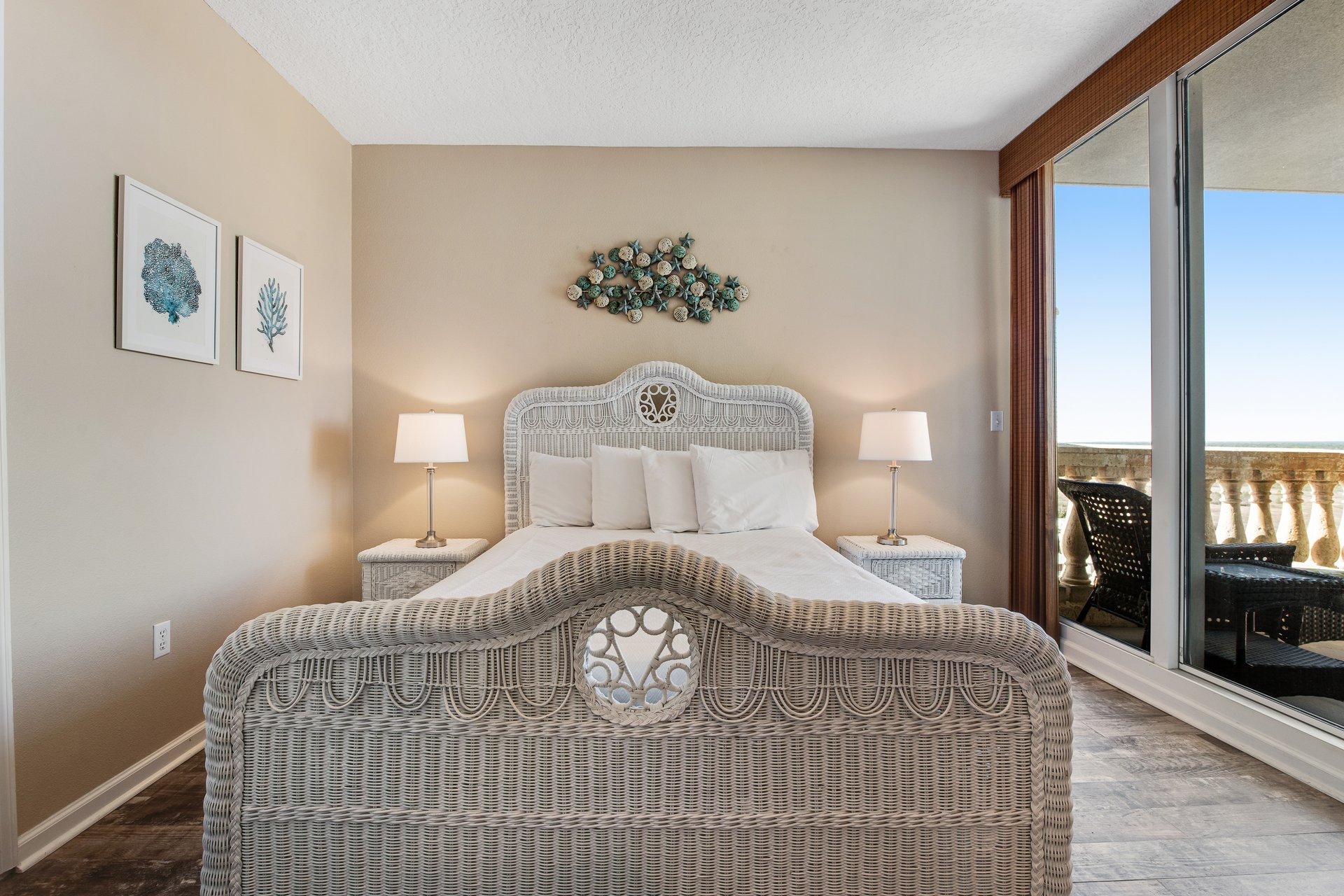 The Colonnades 1503 22