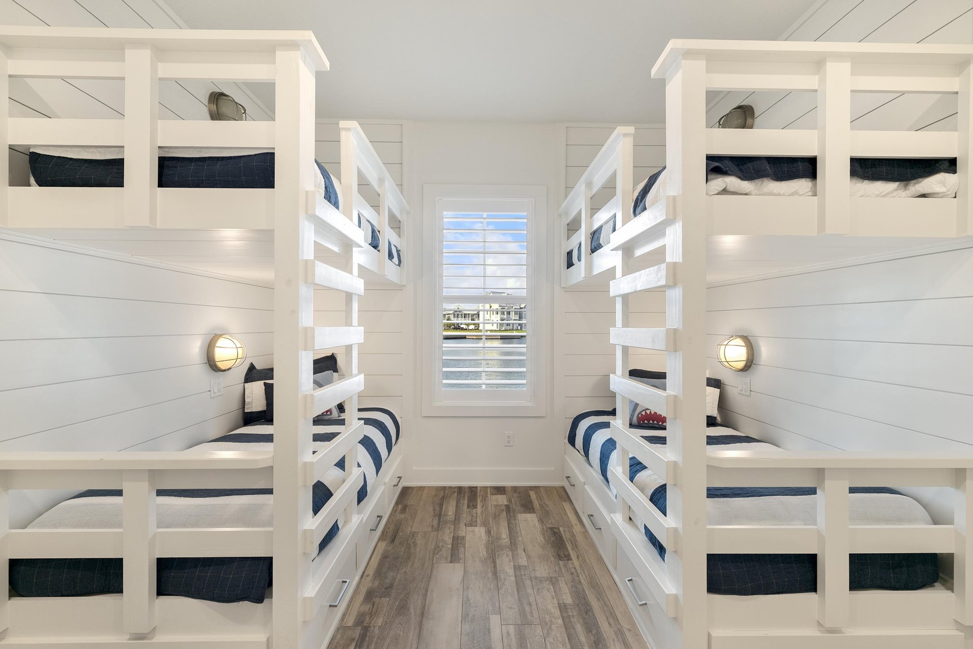 1st Bunk Room, 1st Floor