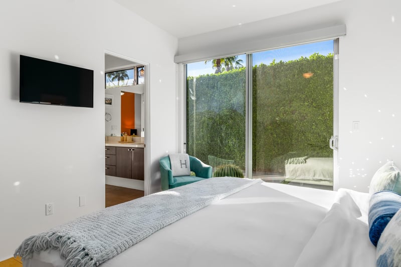 Guest bedroom with King Bed