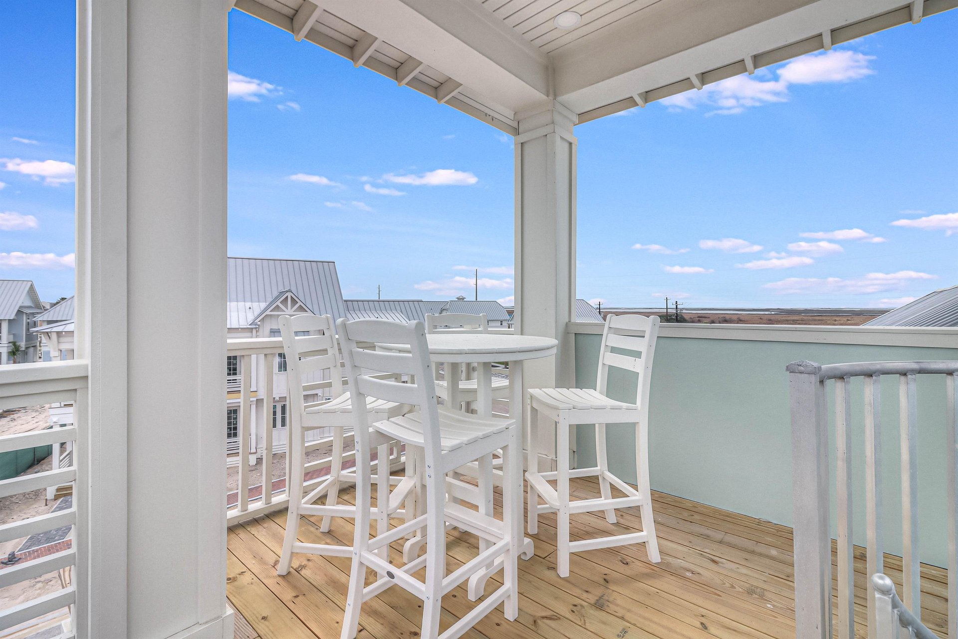 Crows Nest Balcony, 3rd Floor