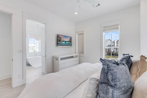 King Bedroom, 2nd Floor