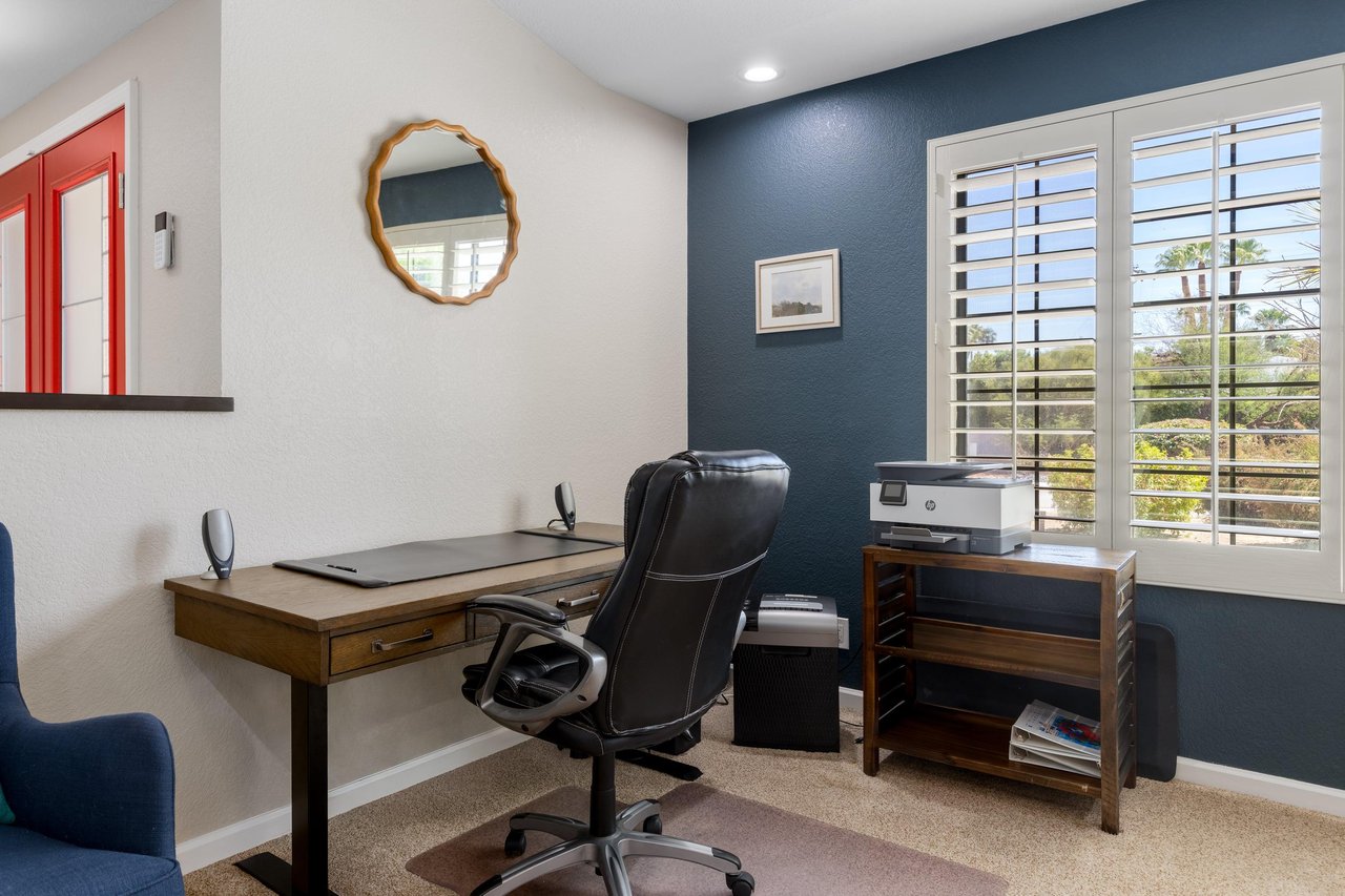 Desk and chair for those working on the go.