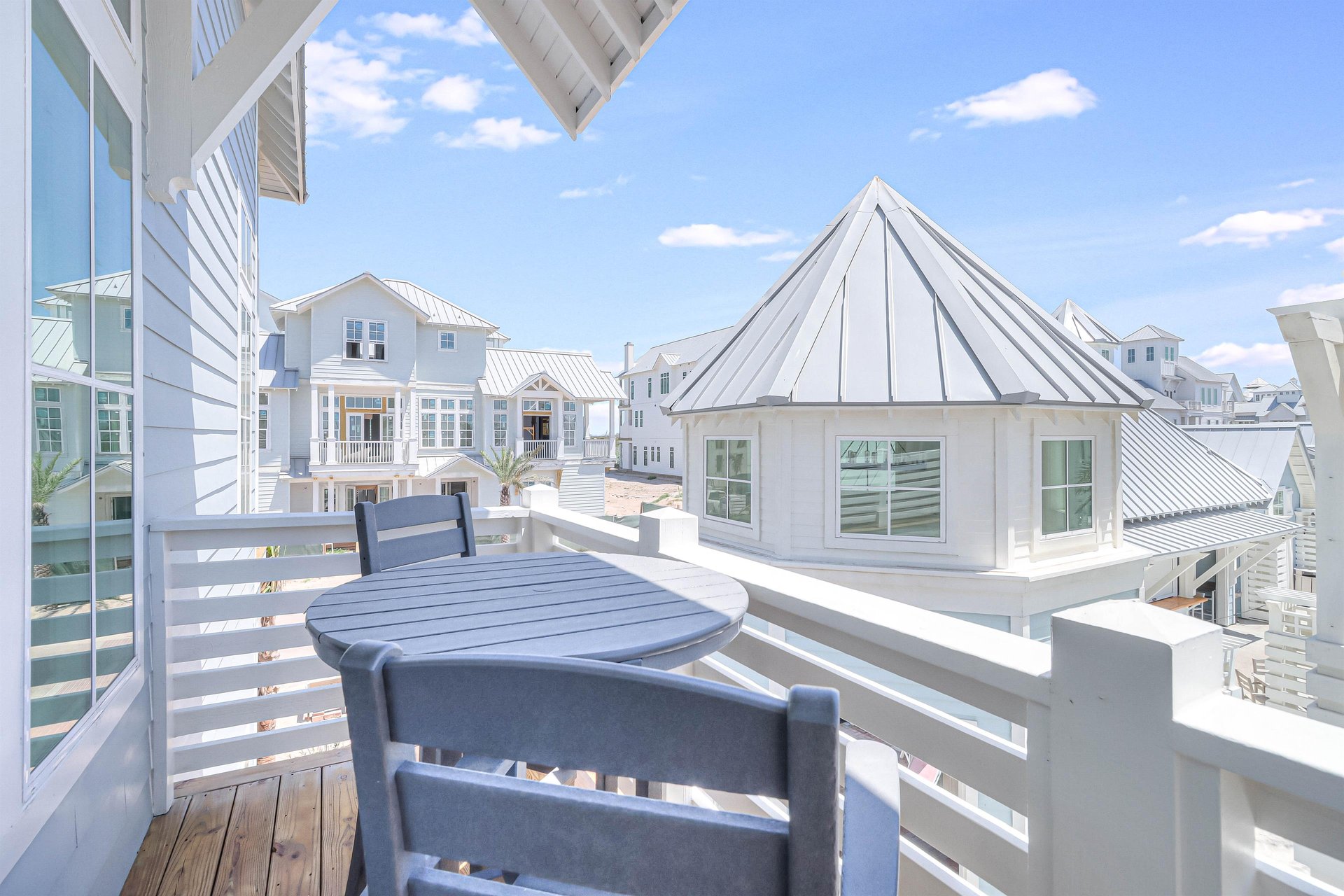 Side Balcony, 2nd Floor