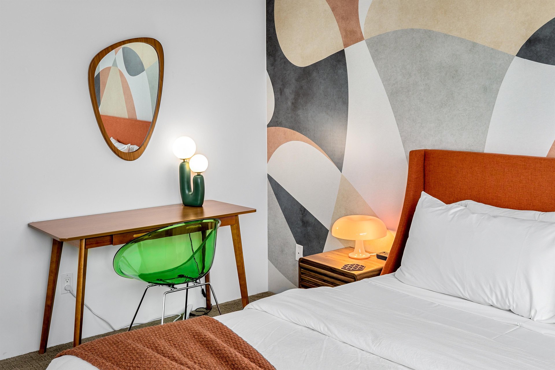 Space to work in the Orange room