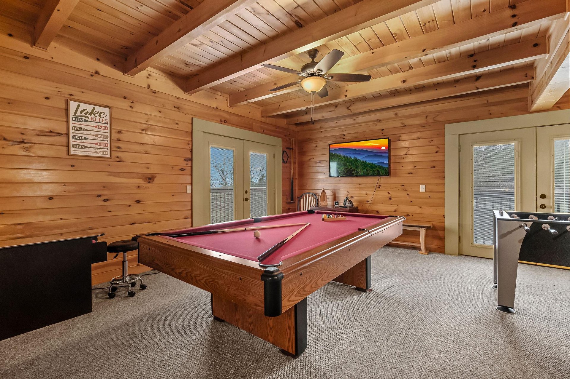 devinelakelodge22