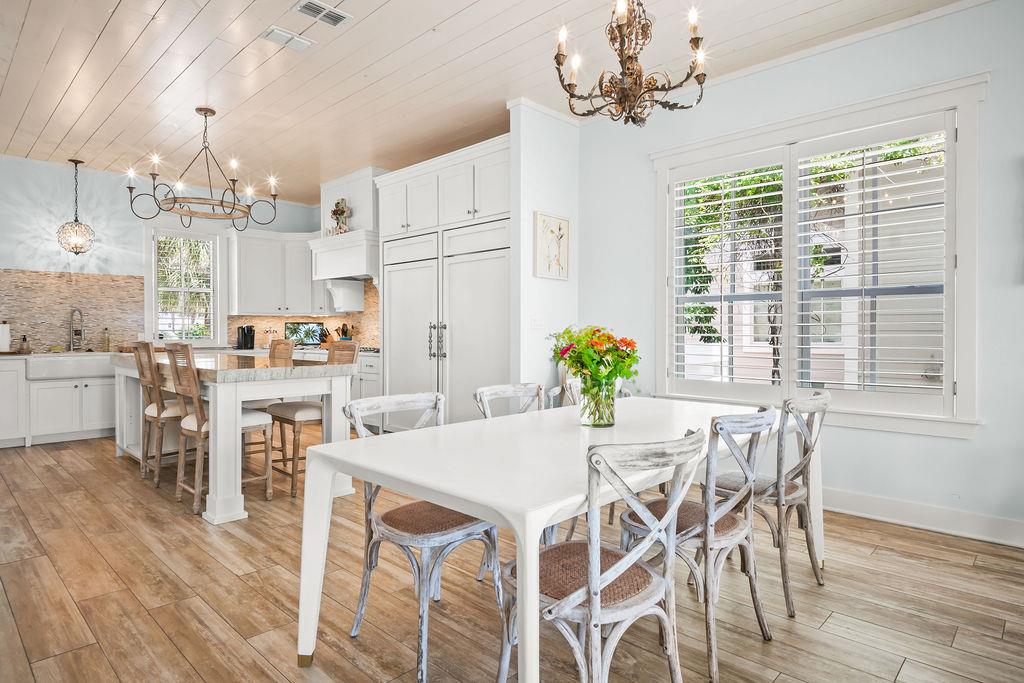 1st Floor, Dining Area