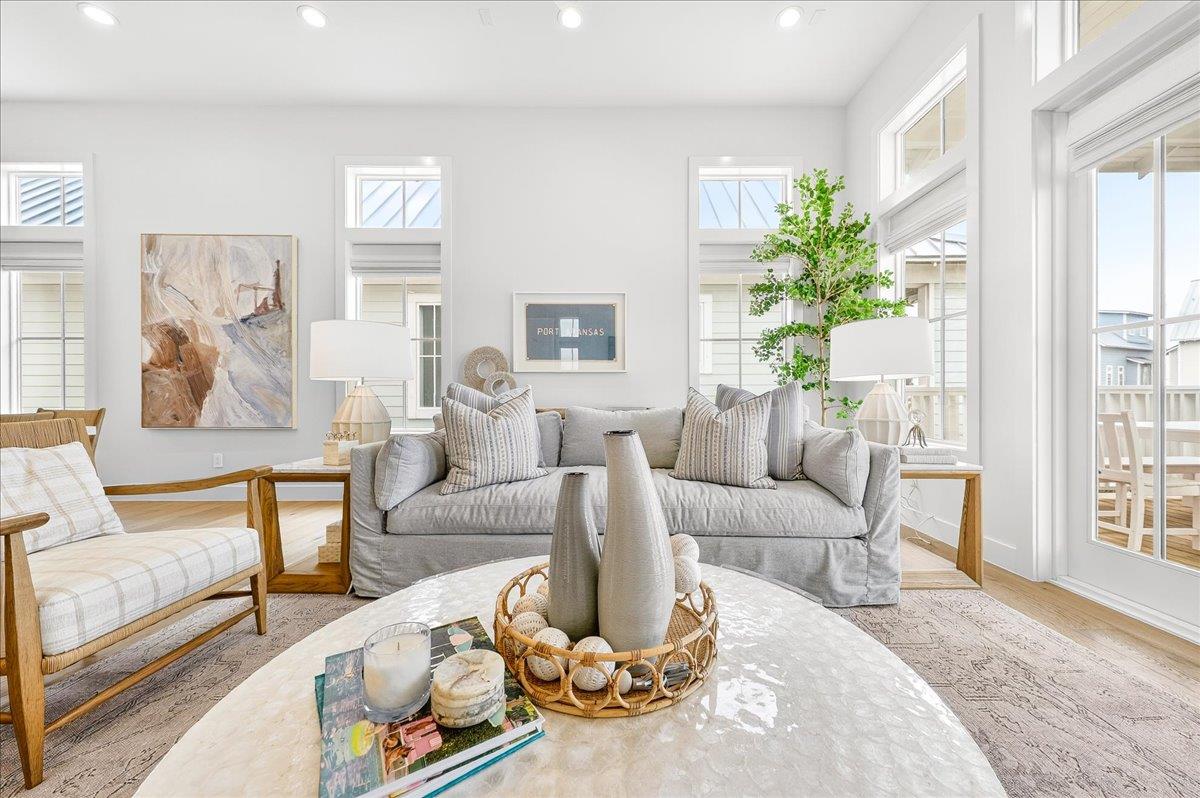 2nd Floor, Living Room