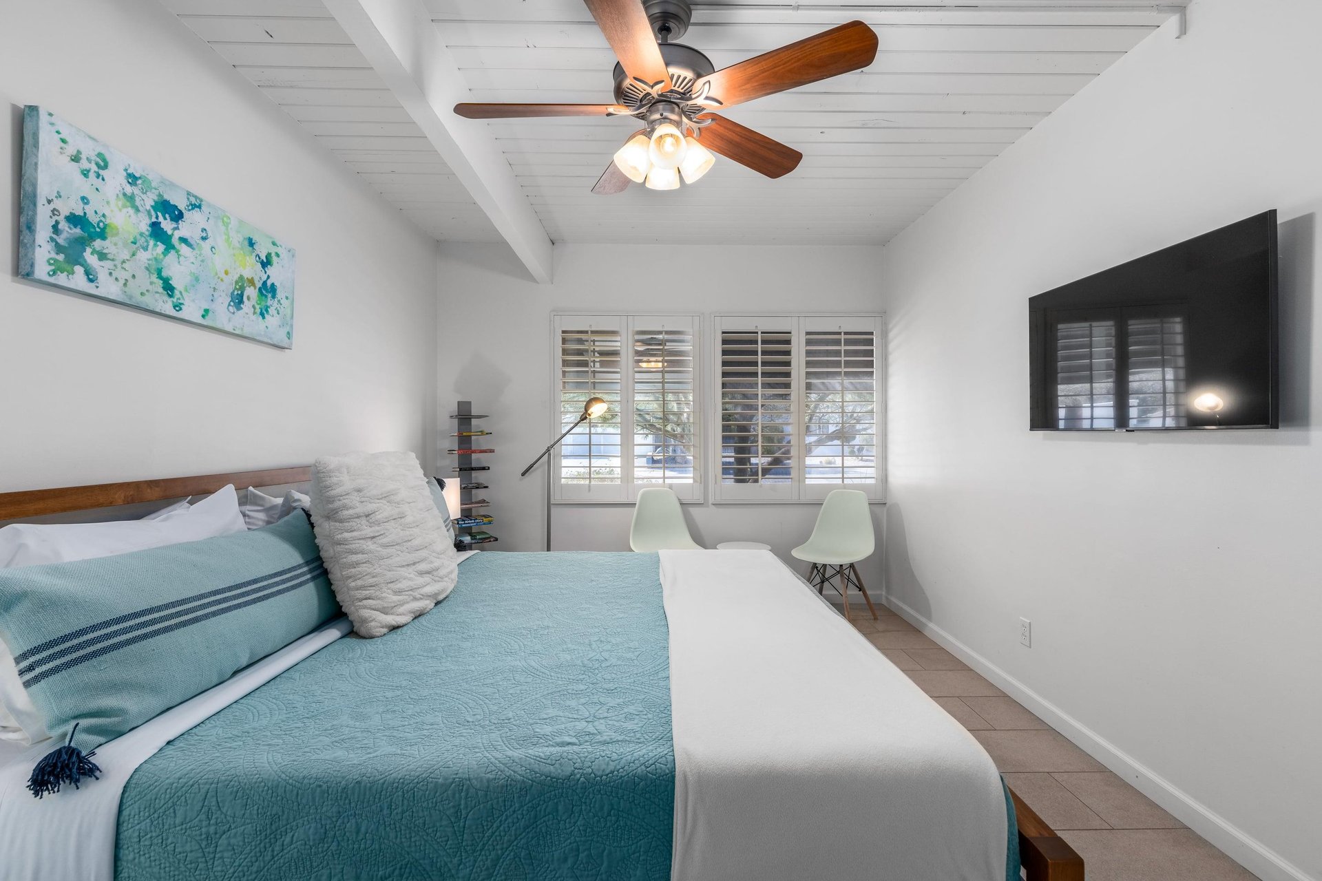 Guest bedroom