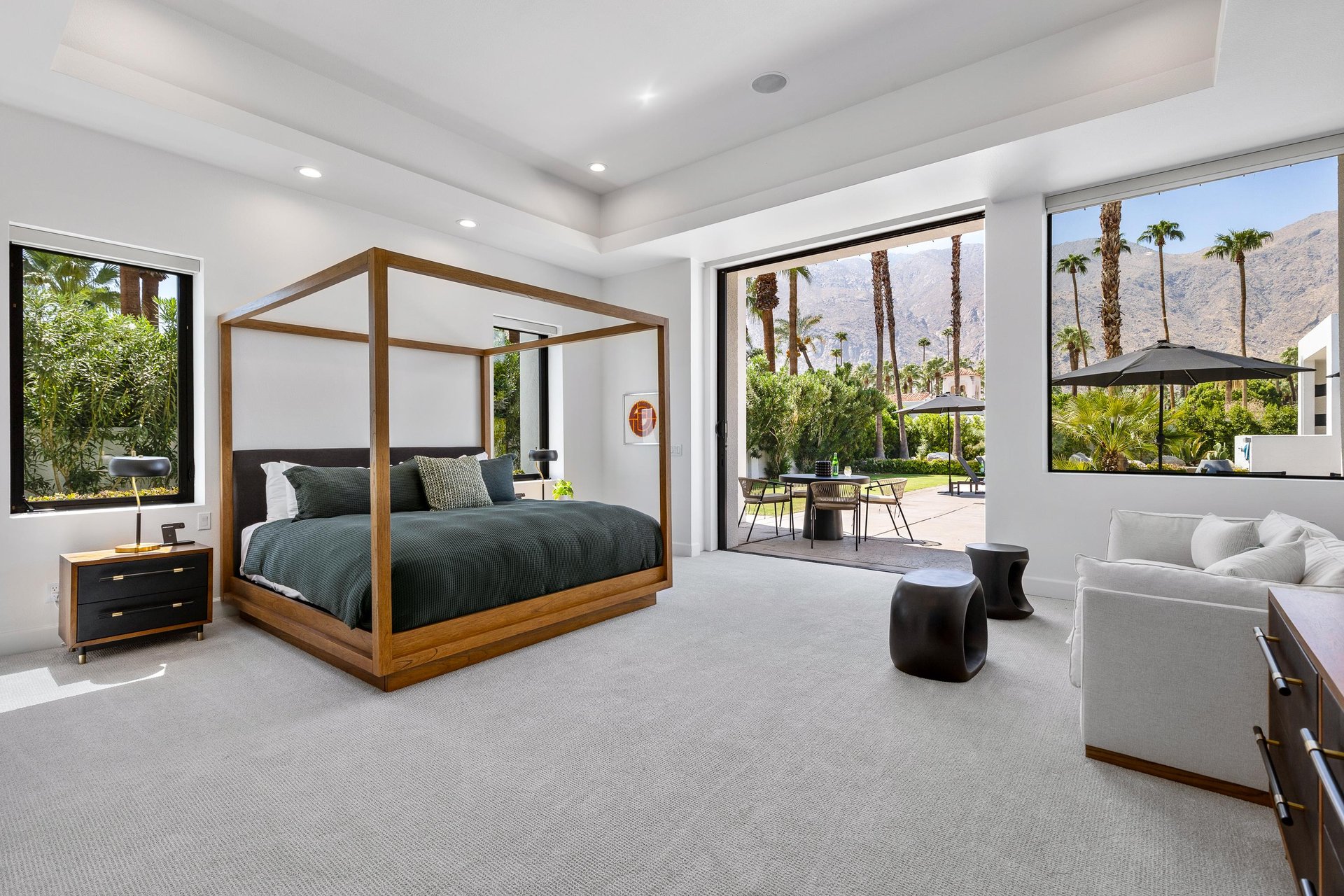 Large fourposter bed