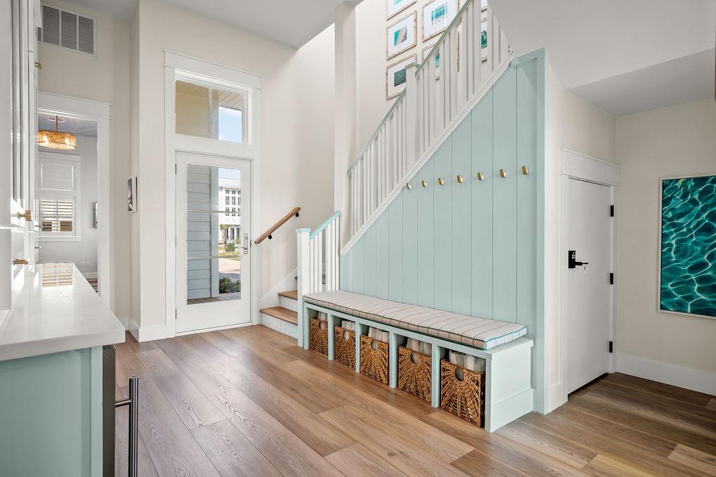 Foyer Beverage Center  Seating, 1st Floor