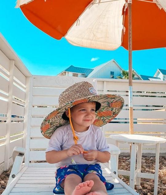 large_girl lounge umbrella_crop