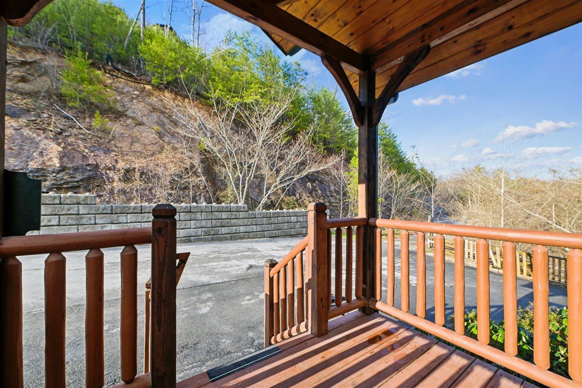 03Porch