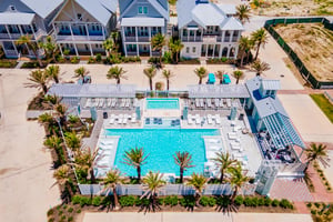 Neighborly Square Pool
