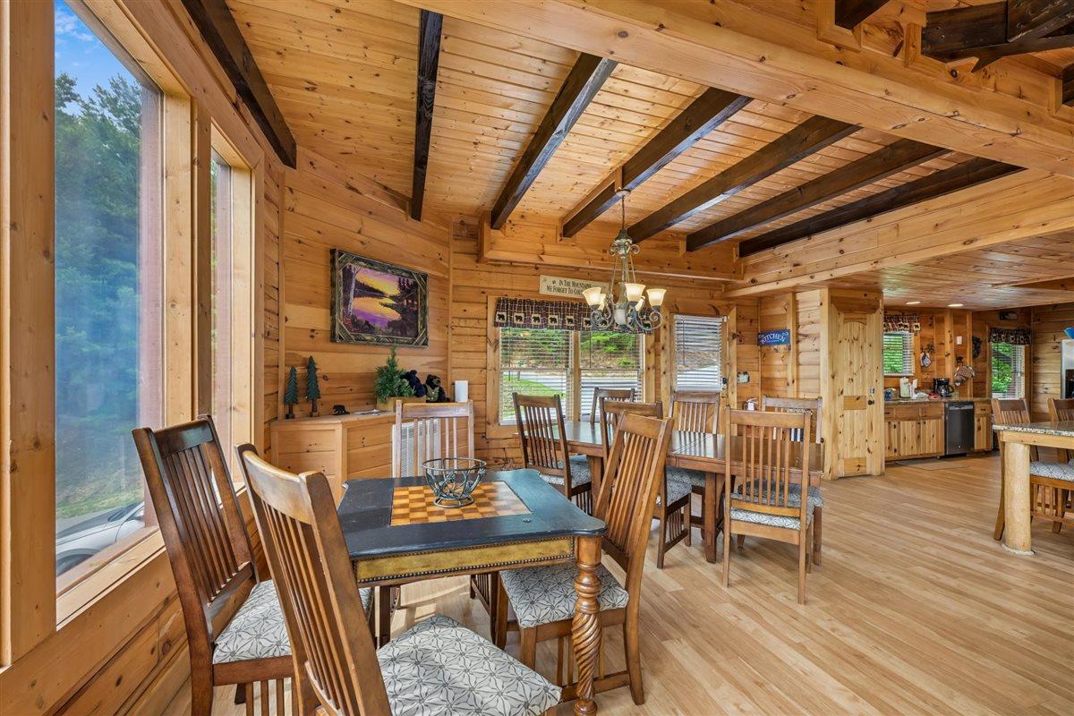 008Dining Room
