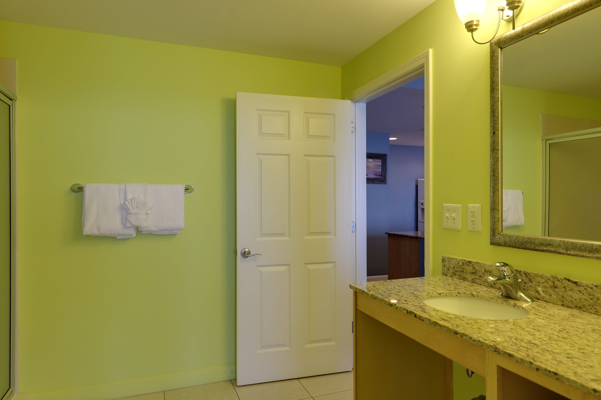 Splash Resort 907W 18