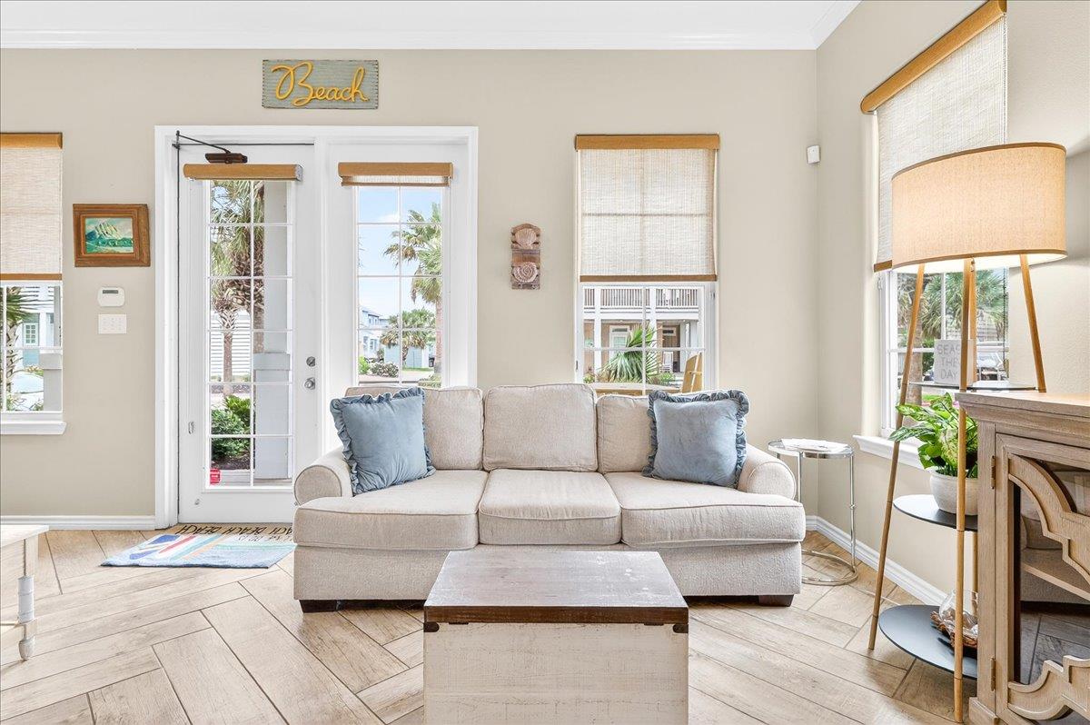 1st Floor, Living Room