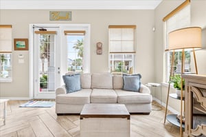1st Floor, Living Room