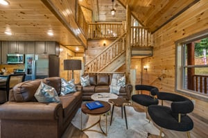 at flashy splashy lodge a 4 bedroom cabin rental located in gatlinburg