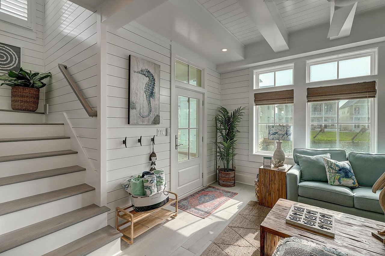 1st Floor Living Area