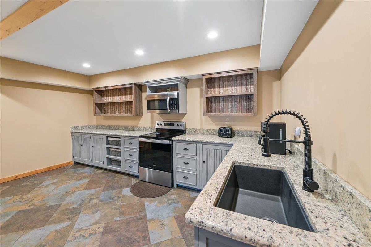69Kitchen
