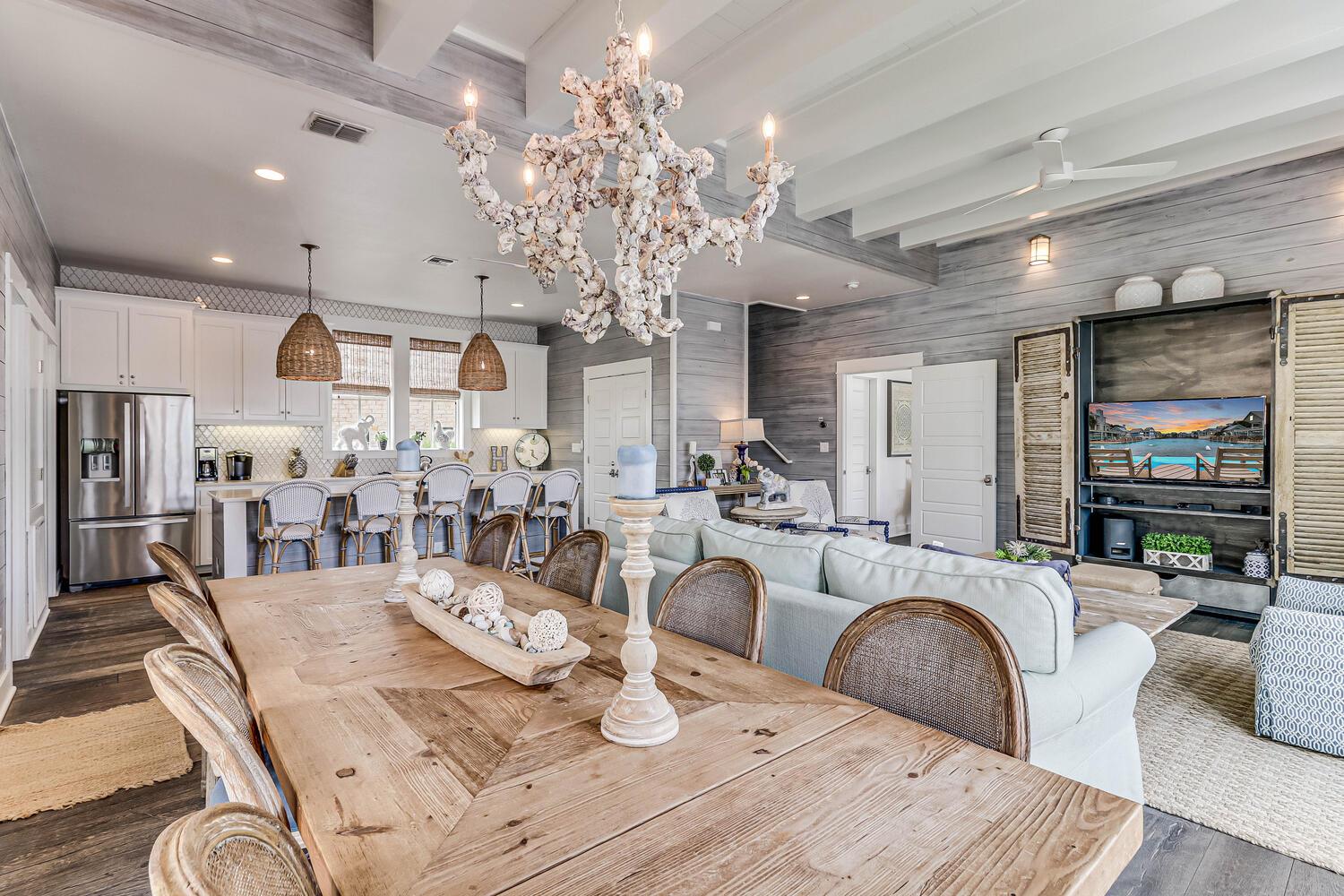 Dining Area with Lake Views, 1st Floor