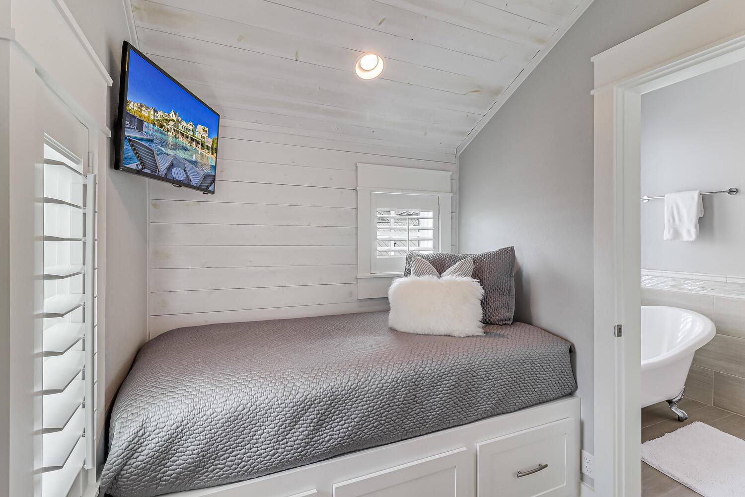 Primary King Suite Twin Nook 2