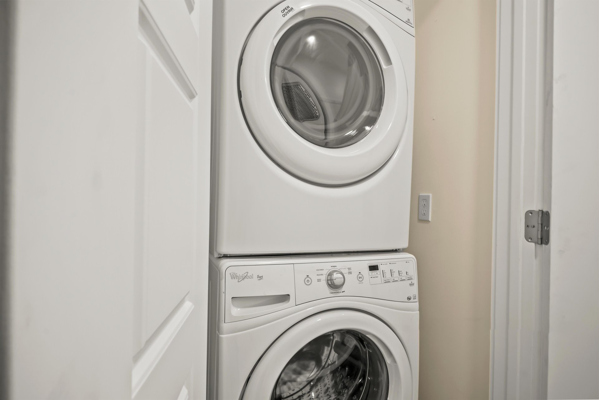 Detached KingTwin Laundry Closet, 2nd Floor