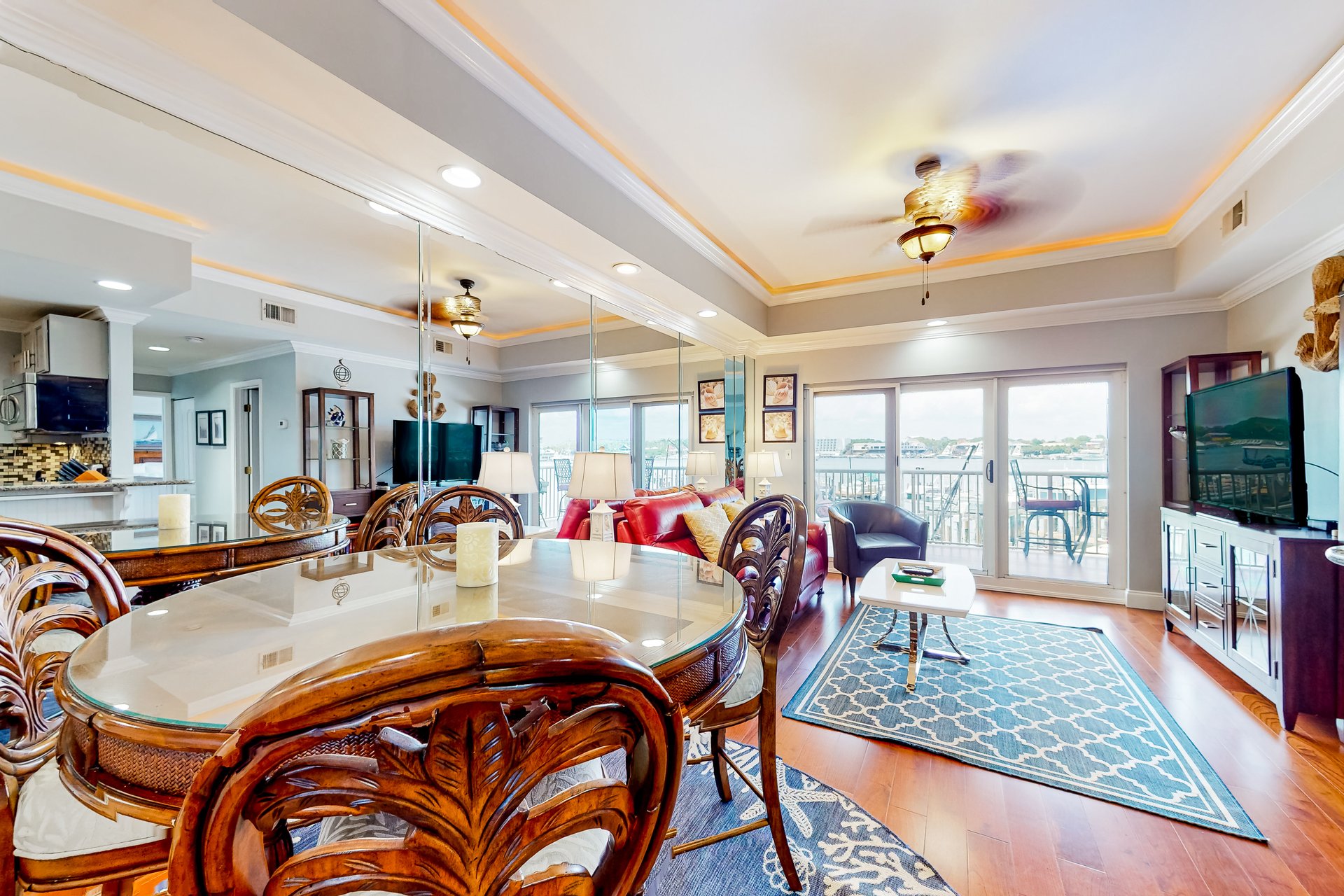 Sun King Yacht Club 2C 9