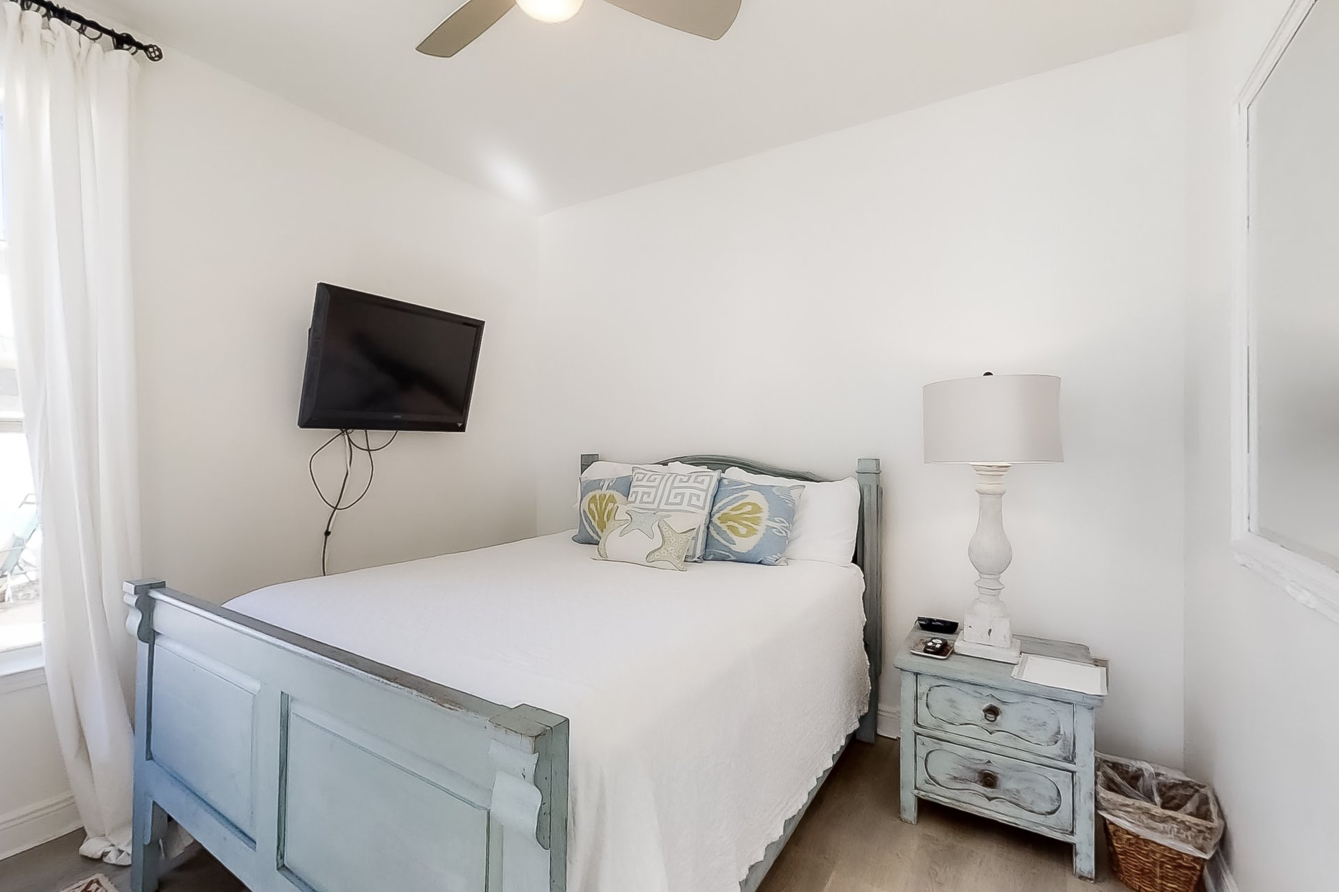 Terra Cotta Happy Ours 10