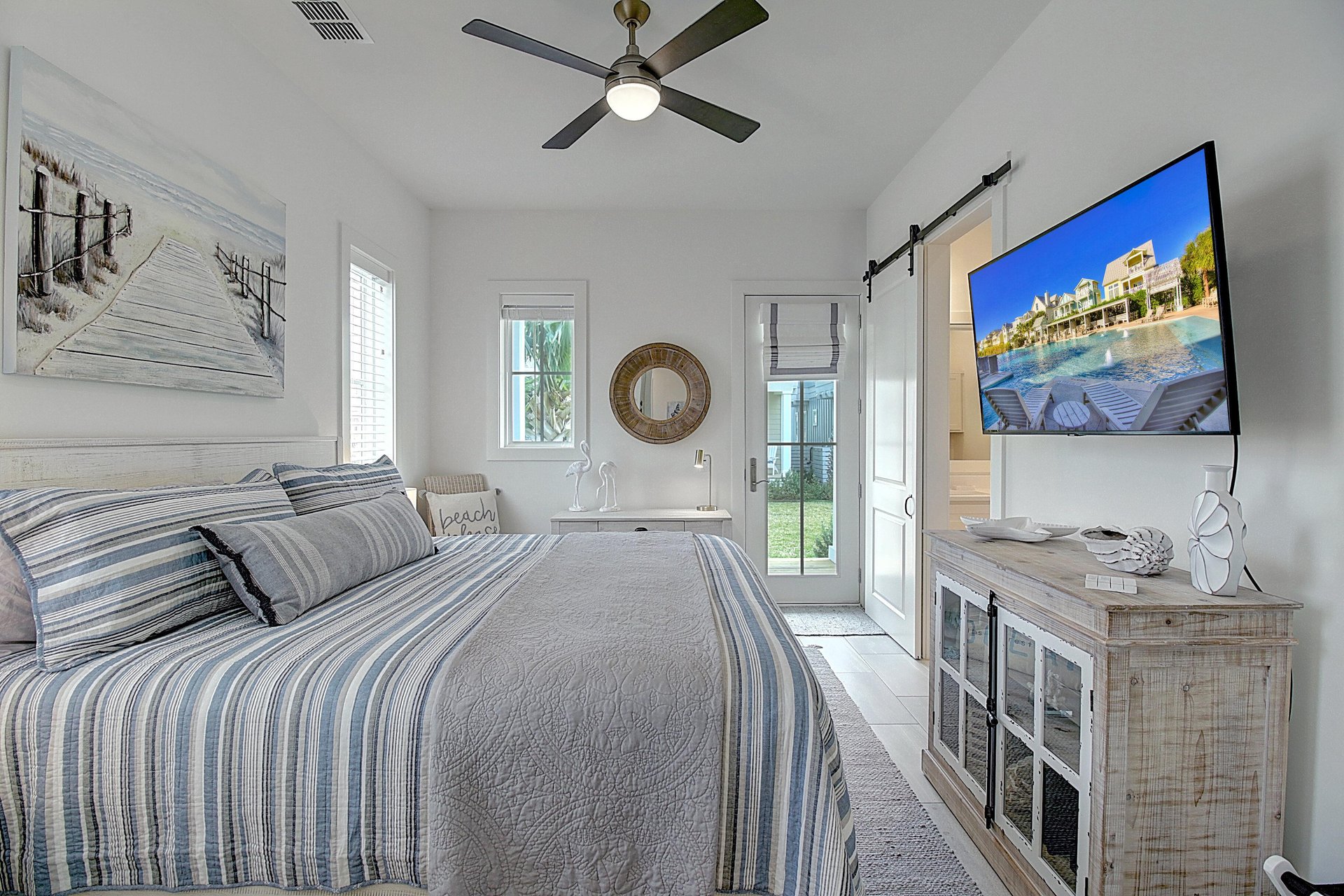 King Bedroom, 1st Floor