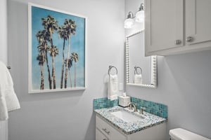 Second King Bathroom,1st Floor