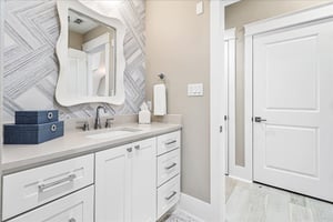 Shared Bathroom, 2nd Floor