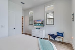 First King Bedroom, 1st Floor