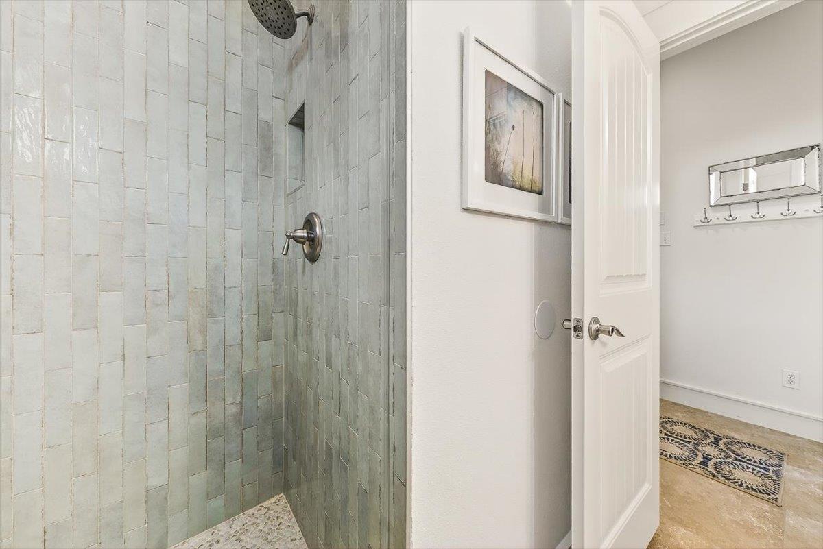 1st Floor, Shared Bathroom
