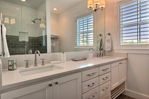 Primary King Bathroom, 1st Floor